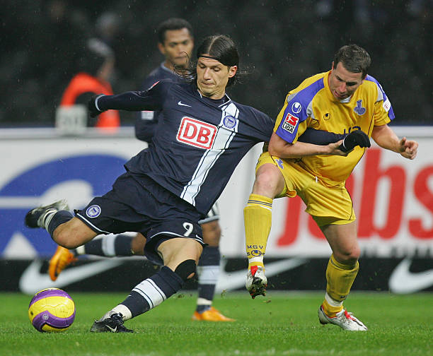 罗娃则利用 罗娃则利用