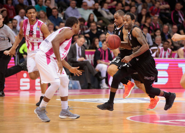 绩稳居跳水 绩稳居跳水